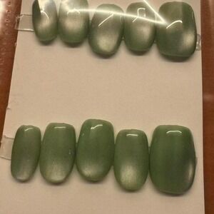 Verdant Veil‎ | Glossy Gradient Press-On Nail Set
